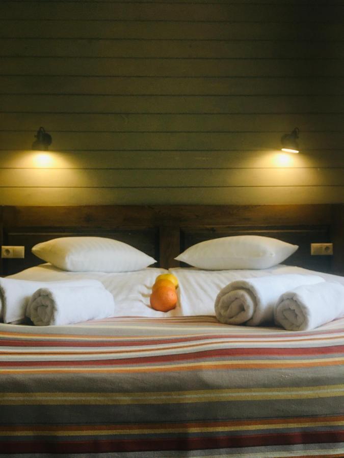 Hotel Monysto Boekovel Buitenkant foto