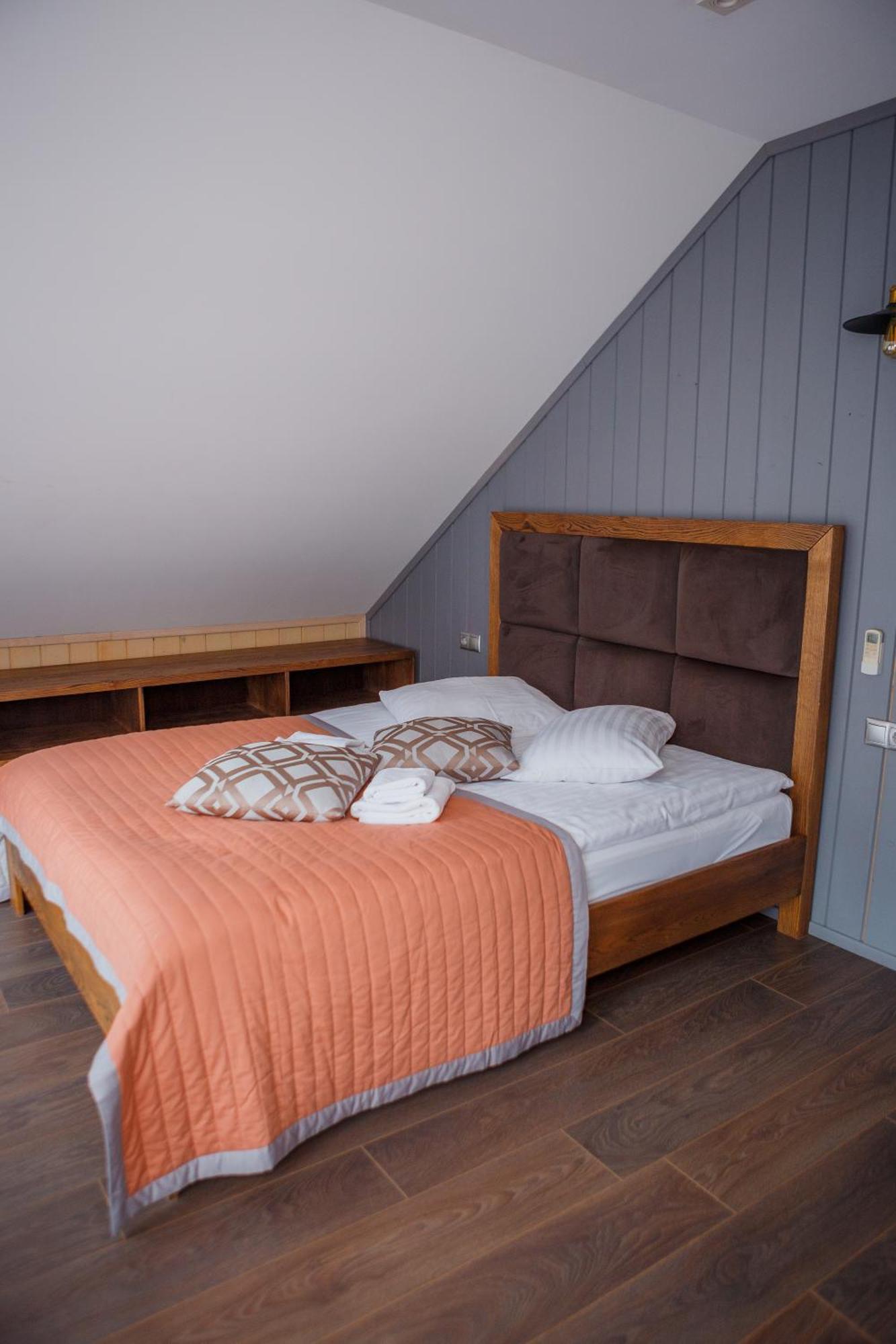 Hotel Monysto Boekovel Buitenkant foto