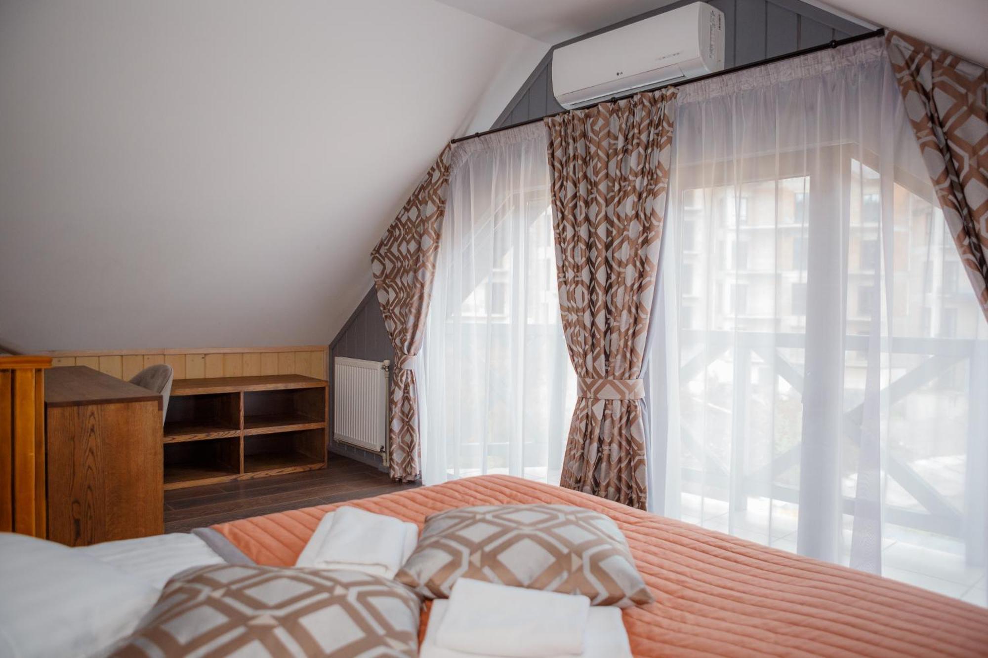 Hotel Monysto Boekovel Buitenkant foto